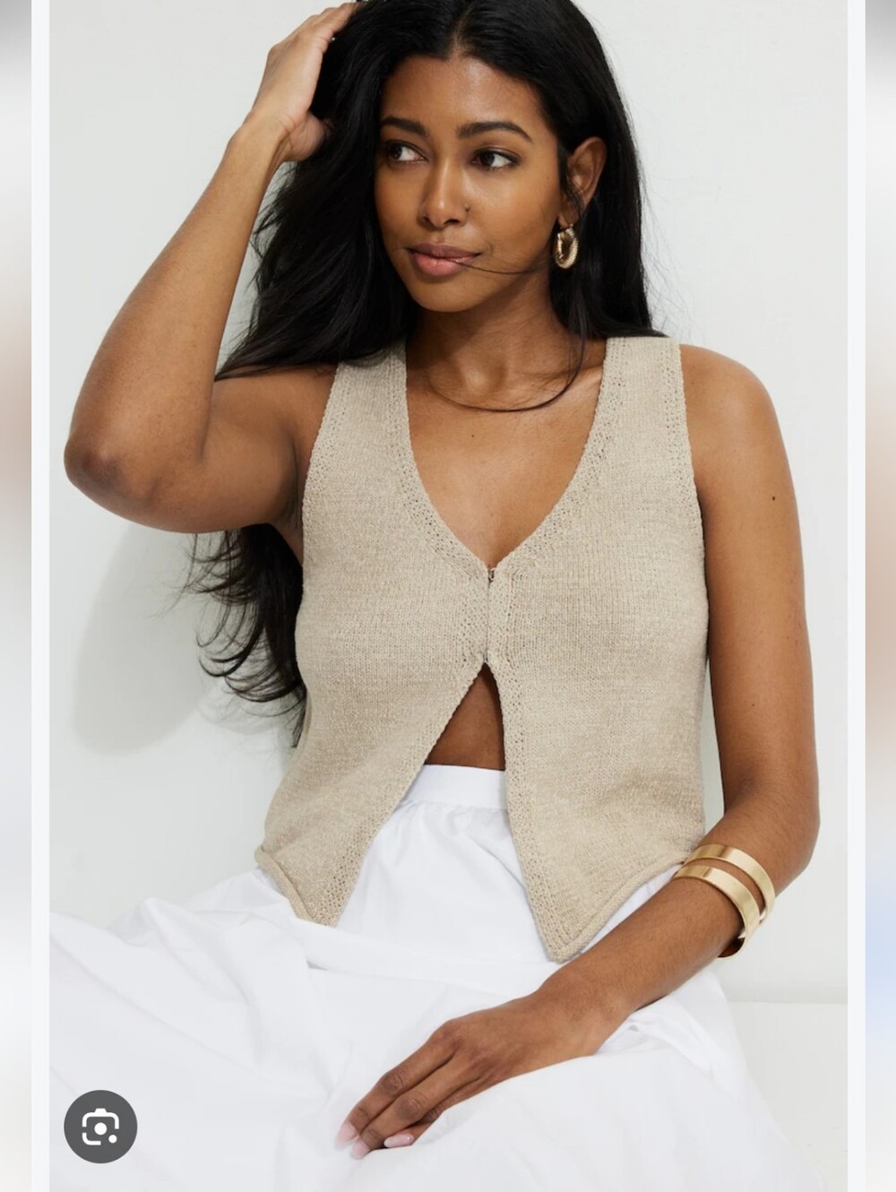 Keyhole Knit Vest Beige